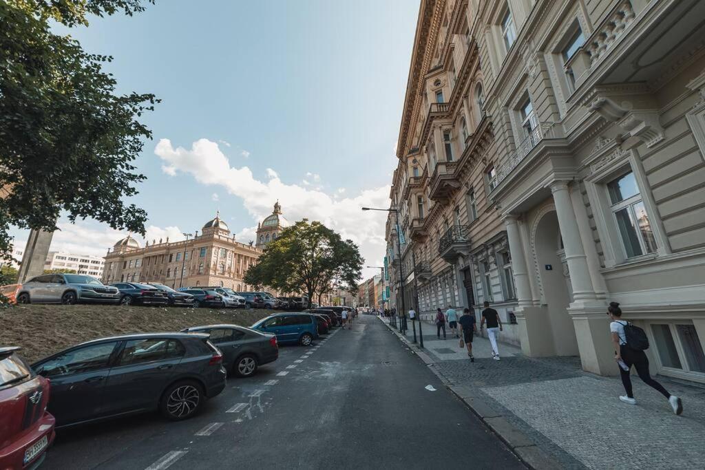 Apartment Takinardy Prague